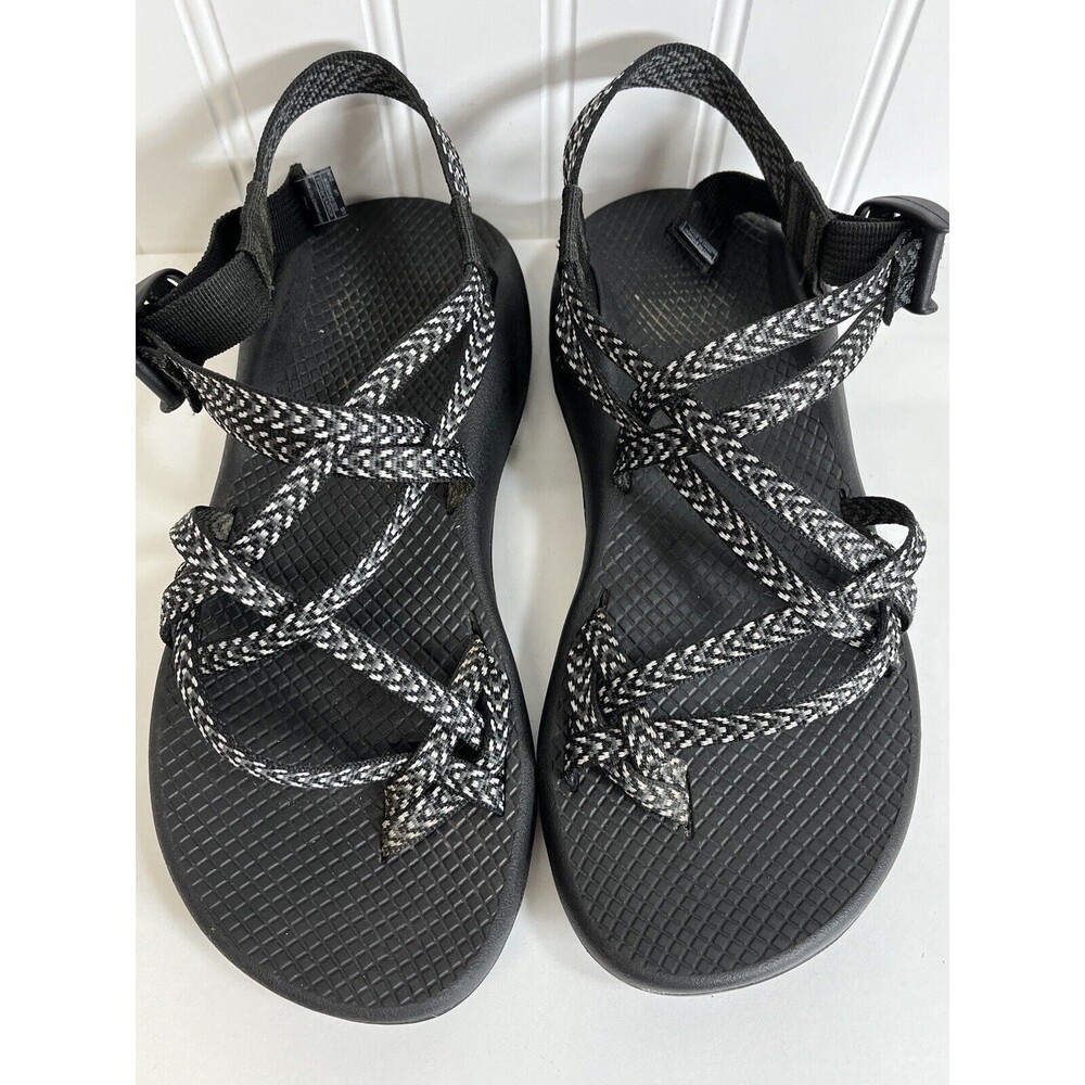 Chaco Womens Classic Hiking sandal. ZX/2 Strappy Black/White. Sz 8. Lightly Worn
